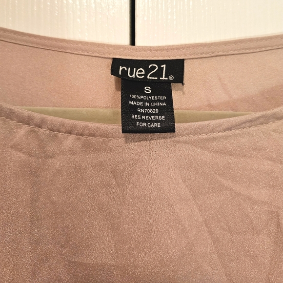 Rue21 Beige Ruffle Dress with Pockets - Picture 3 of 4